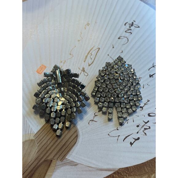 Vintage Oversized Large Silver Rhinestone Chandelier Cascade Clip Earrings - Picture 2 of 6